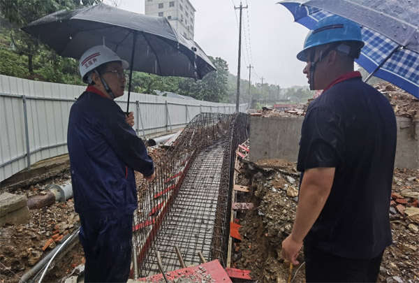 公司黨委書記檢查在建項目 